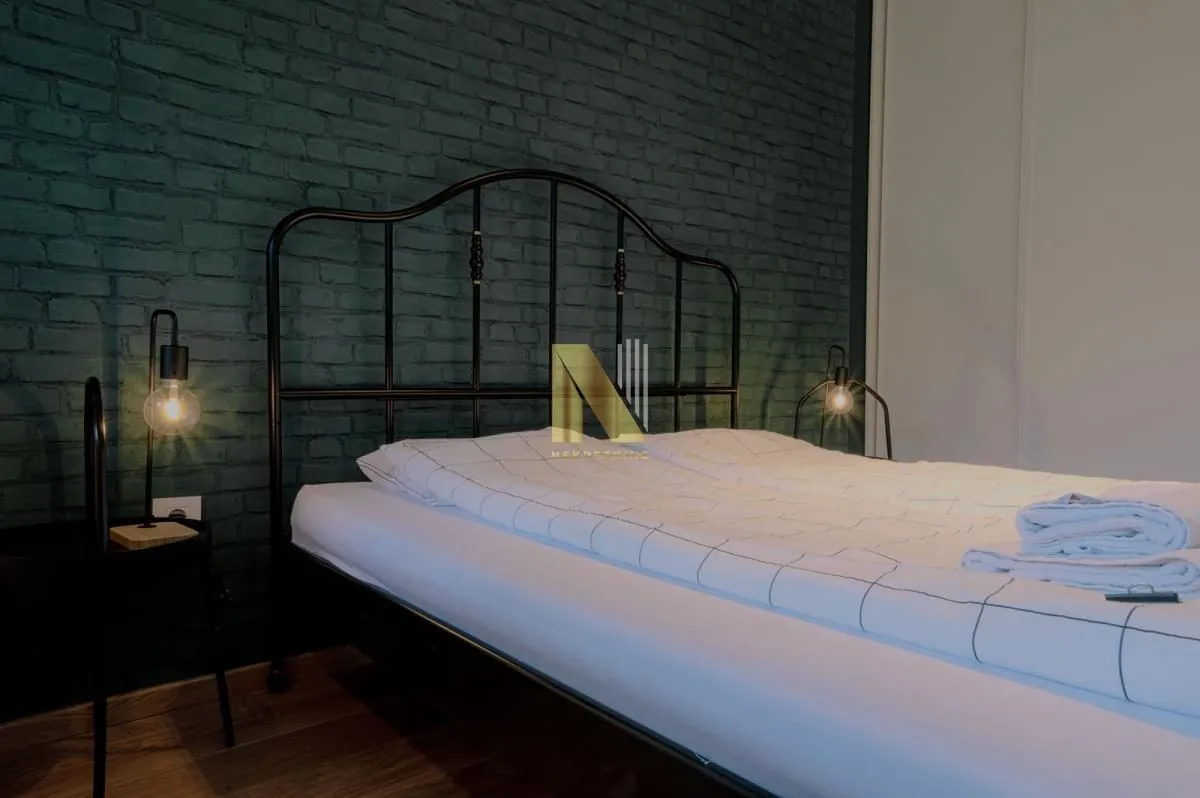 Izdavanje, dvosoban stan, 45m², Centar, Novi Sad