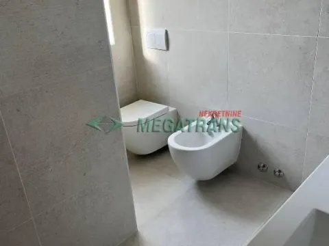 Izdavanje, kuća, 247m², Petrovaradin, Novi Sad - image 17