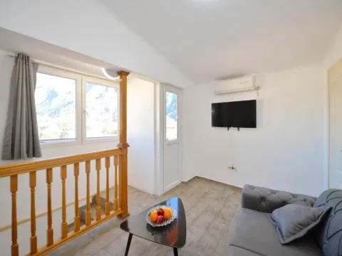 Izdavanje, kuća, 100m², Škaljari, Kotor - image 18