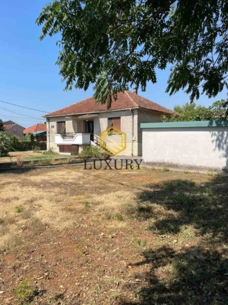 Prodaja, kuća, 272m², Masline, Podgorica