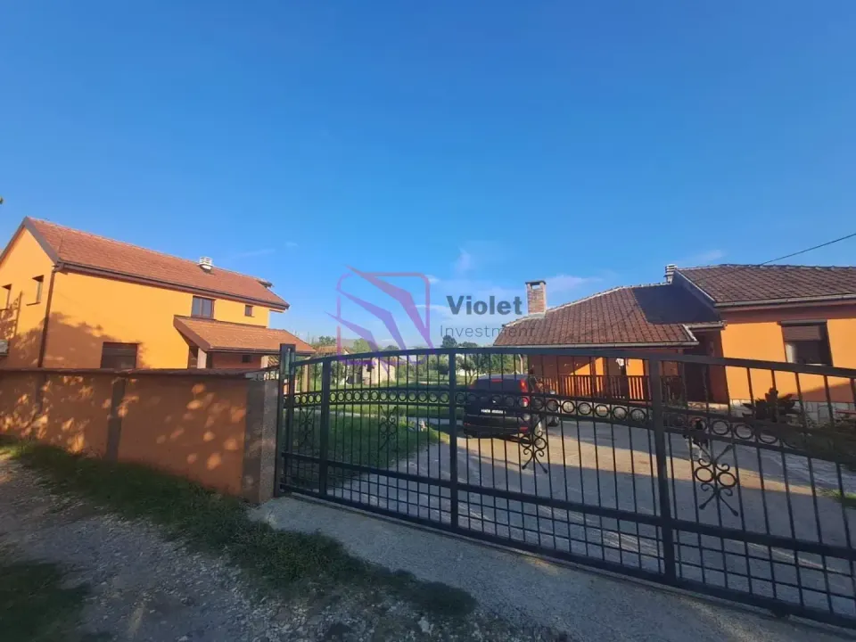 Sale, house, 195m², Pričelje, Podgorica