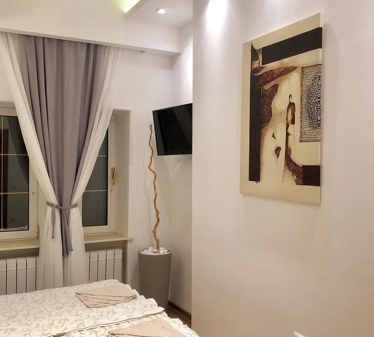 Izdavanje, trosoban stan, 105m², Stari grad, Novi Sad