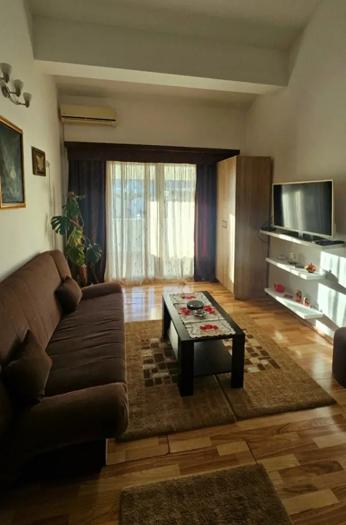 Izdavanje, jednosoban stan, 60m², Podkošljun, Budva
