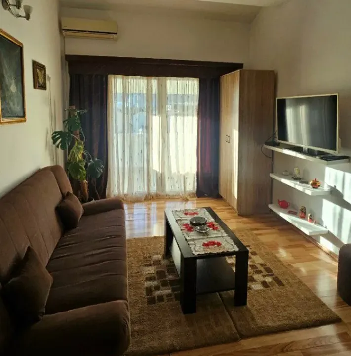 Izdavanje, jednosoban stan, 60m², Podkošljun, Budva