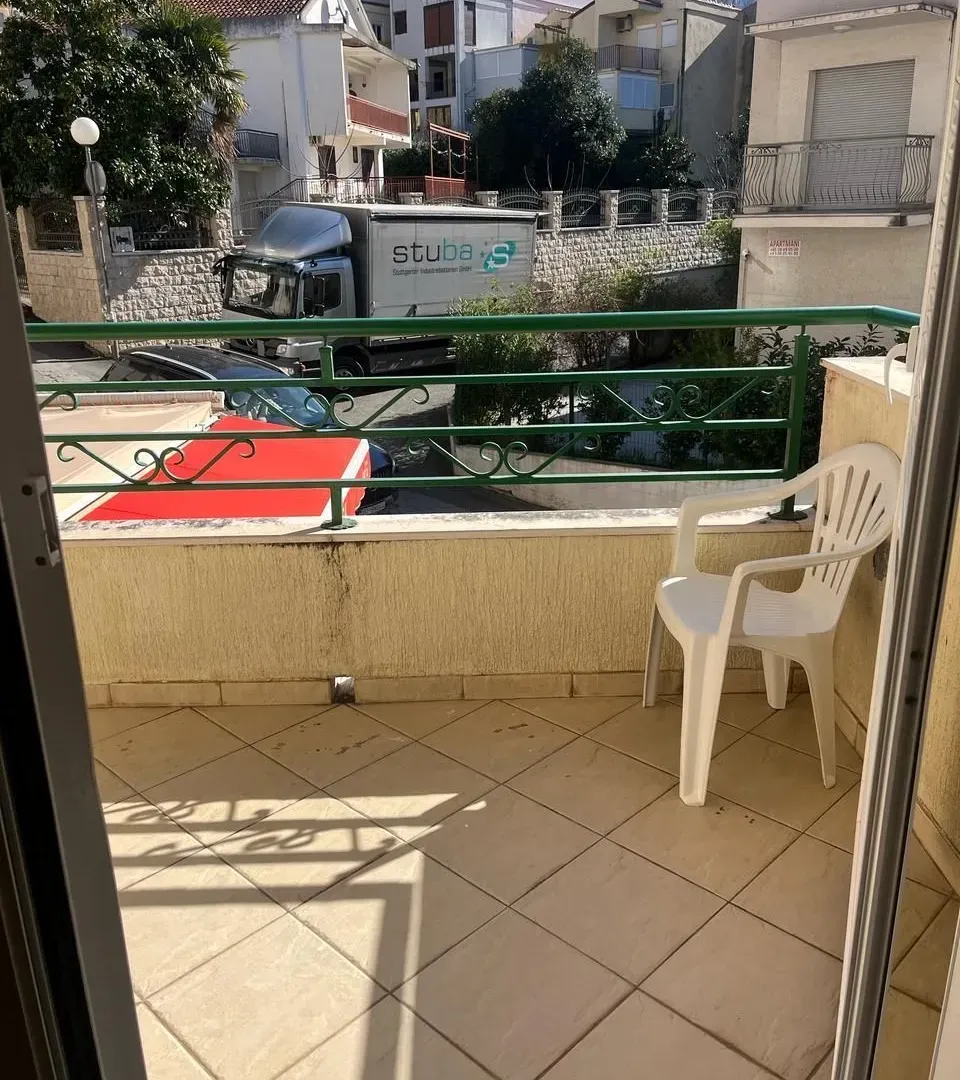 Prodaja, dvosoban stan, 80m², Bečići, Budva