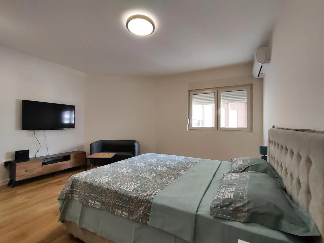 Izdavanje, garsonjera, 33m², Central Point, Podgorica