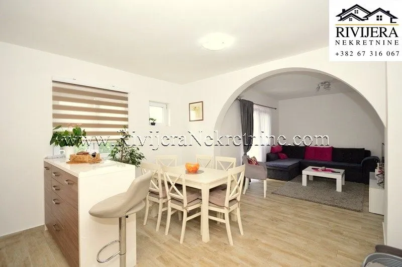Sale, two bedroom apartment, 85m², Đenovići, Herceg Novi