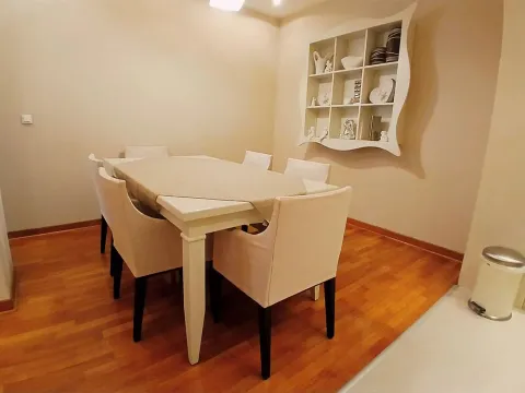 Rent, three bedroom apartment, 100m², Stari Grad, Beograd - image 13