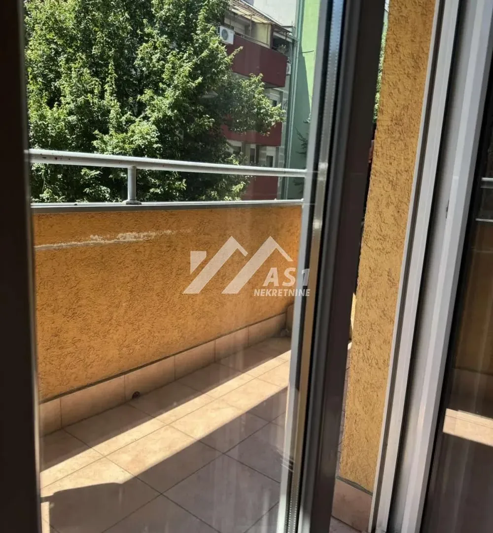 Izdavanje, dvosoban stan, 40m², Rotkvarija, Novi Sad Sve Podlokacije