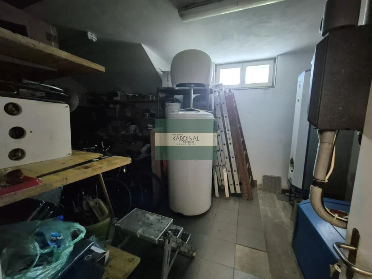 Prodaja, kuća, 528m², Budžino brdo, Jagodina