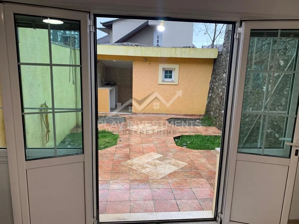 Prodaja, kuća, 100m², Stara Varoš, Podgorica