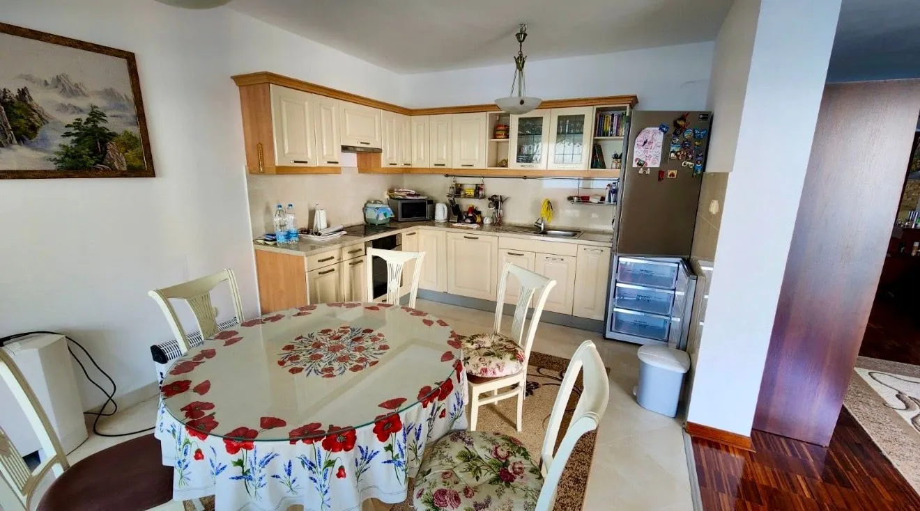 Sale, two bedroom apartment, 105m², Stoliv, Kotor