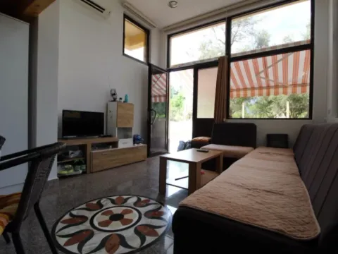 Izdavanje, garsonjera, 35m², Centar, Bar - image 4