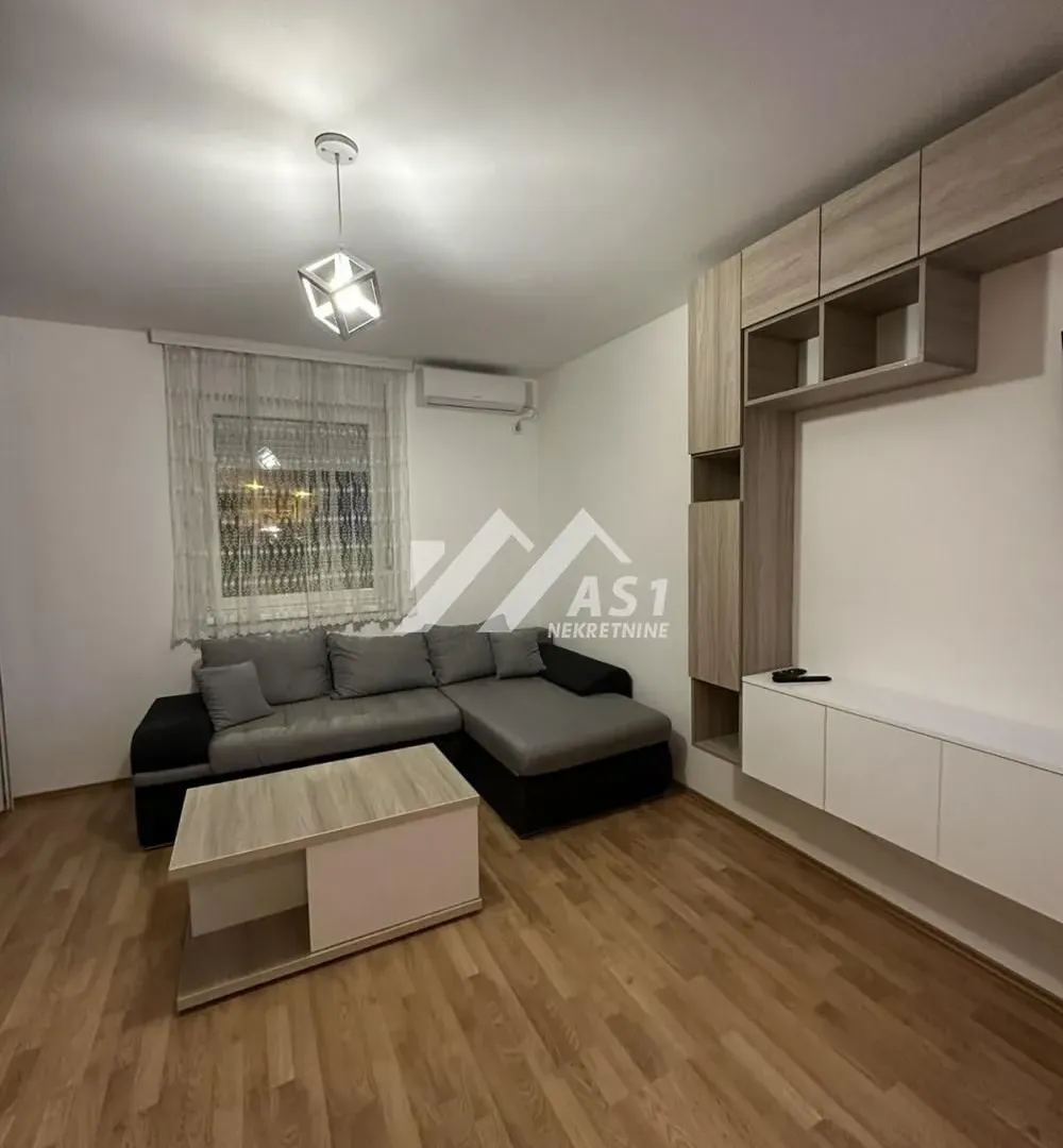 Izdavanje, trosoban stan, 58m², Sajam, Novi Sad Sve Podlokacije