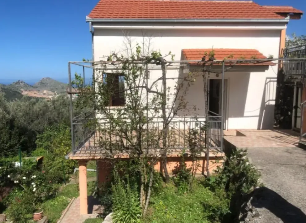Prodaja, kuća, 82m², Dobre Vode, Bar