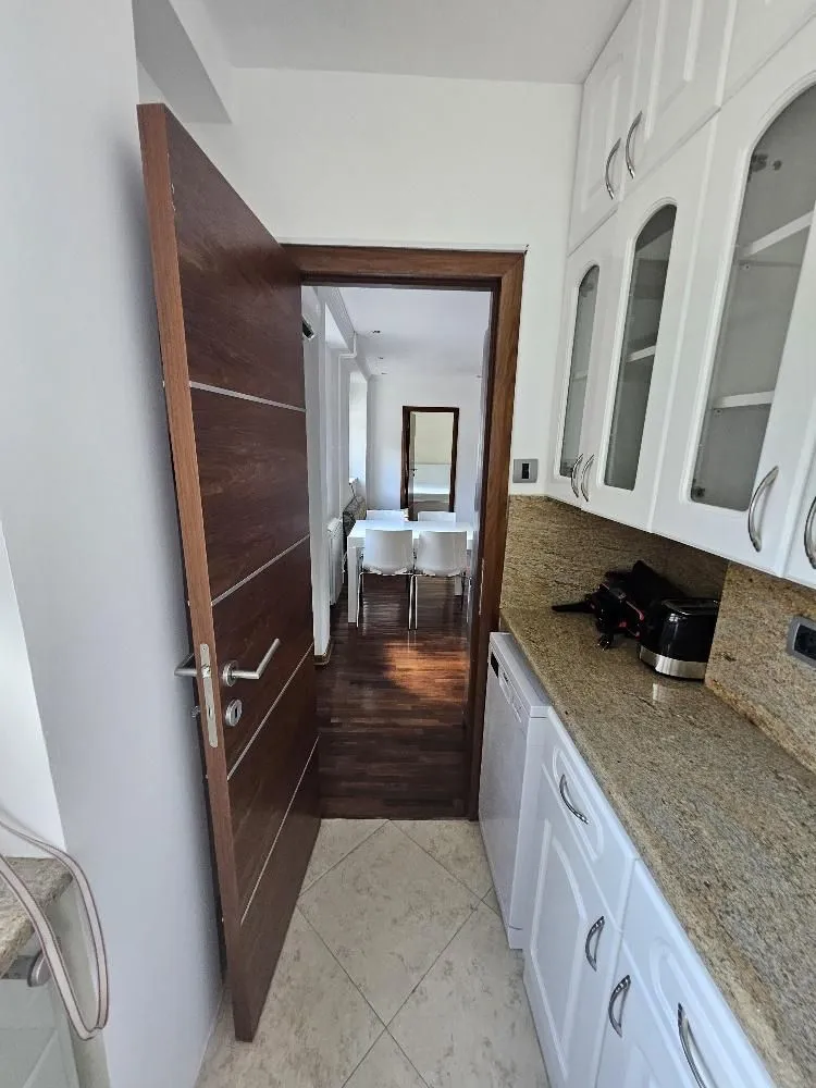 Izdavanje, dvosoban stan, 37m², Stari Grad, Beograd