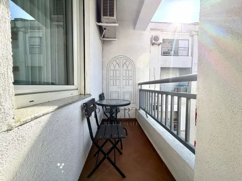 Namtještena terasa sa garniturom za sjedenje. - image 6