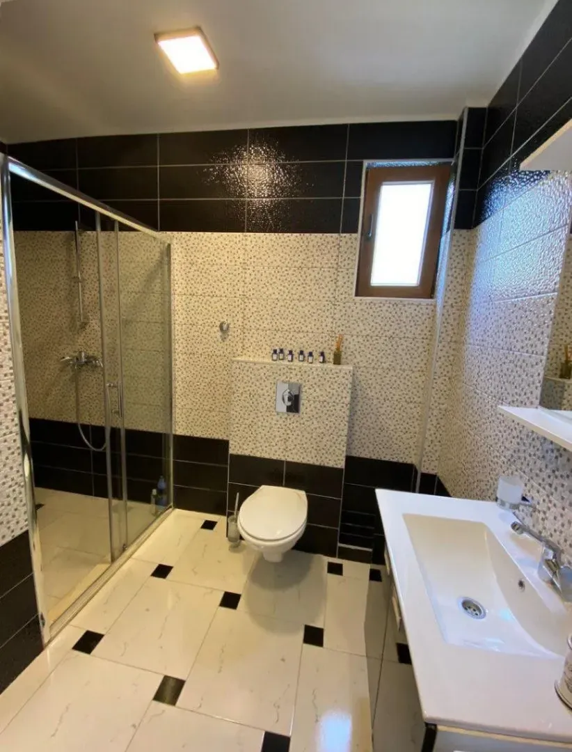 Prodaja, jednosoban stan, 64m², Podmaine, Budva