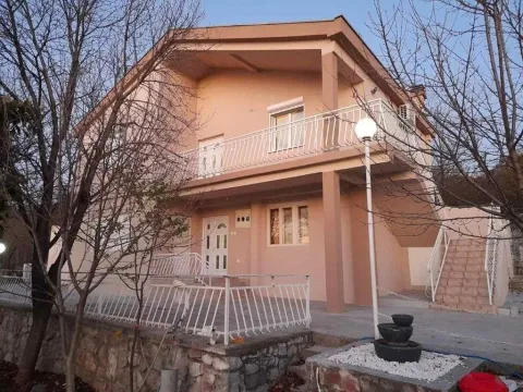 Prodaja, kuća, 300m², Konik, Podgorica - image 2
