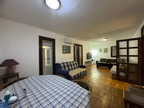 Izdavanje, dvosoban stan, 85m², Centar, Budva - image 13