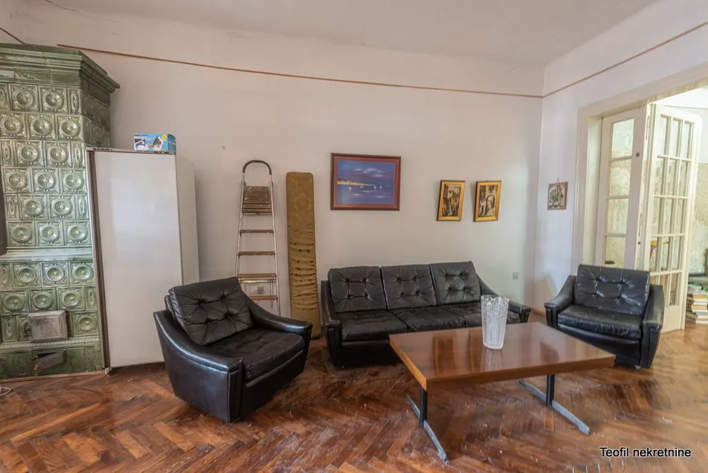 Prodaja, trosoban stan, 105m², Vračar, Šid