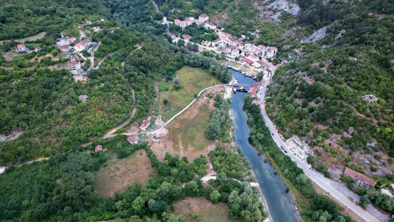 Prodaja, plac, 1300m², Cetinje, Crna Gora