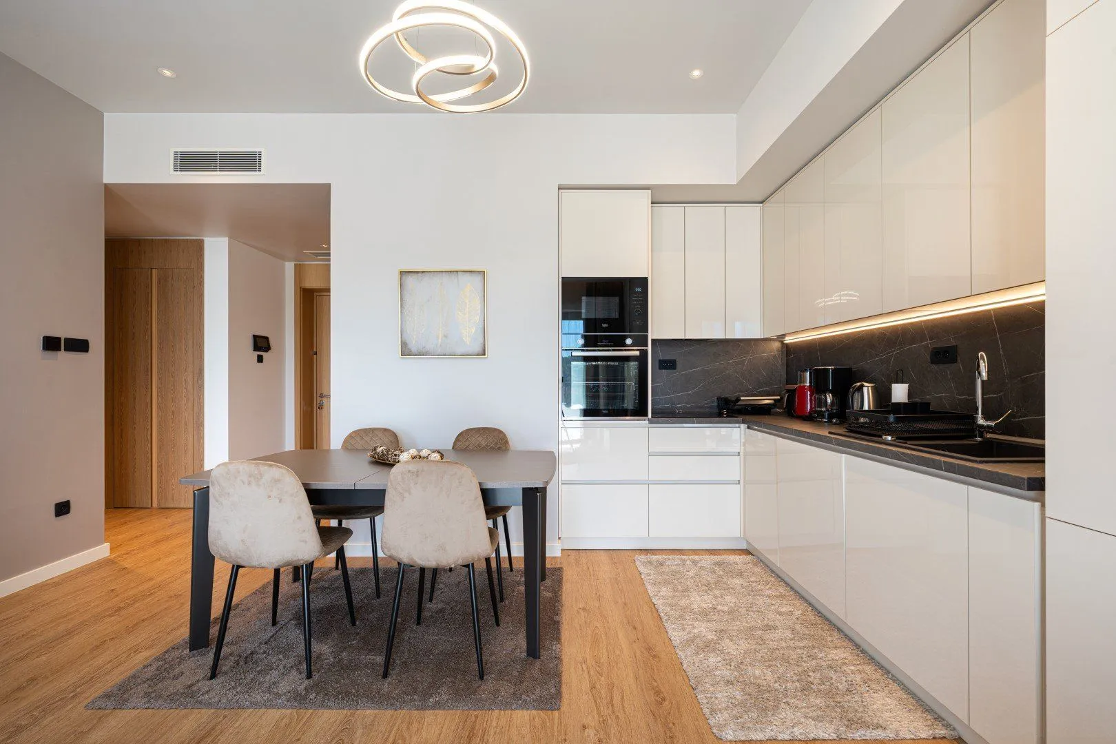 Prodaja, dvosoban stan, 89m², Porto Montenegro, Tivat