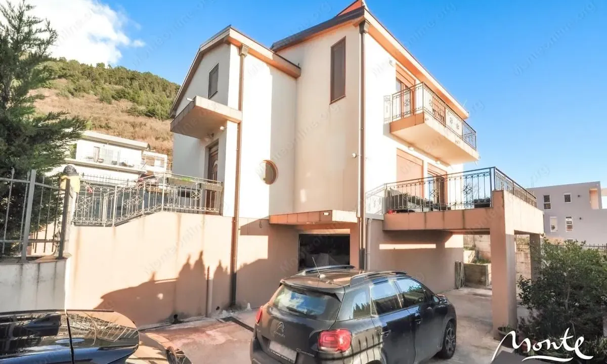 Prodaja, kuća, 176m², Tivat, Crna Gora