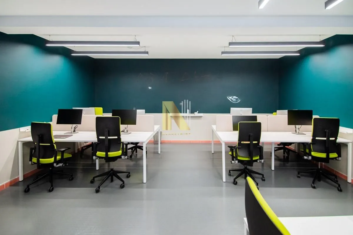 Rent, office space, 353m², Novo naselje, Novi Sad
