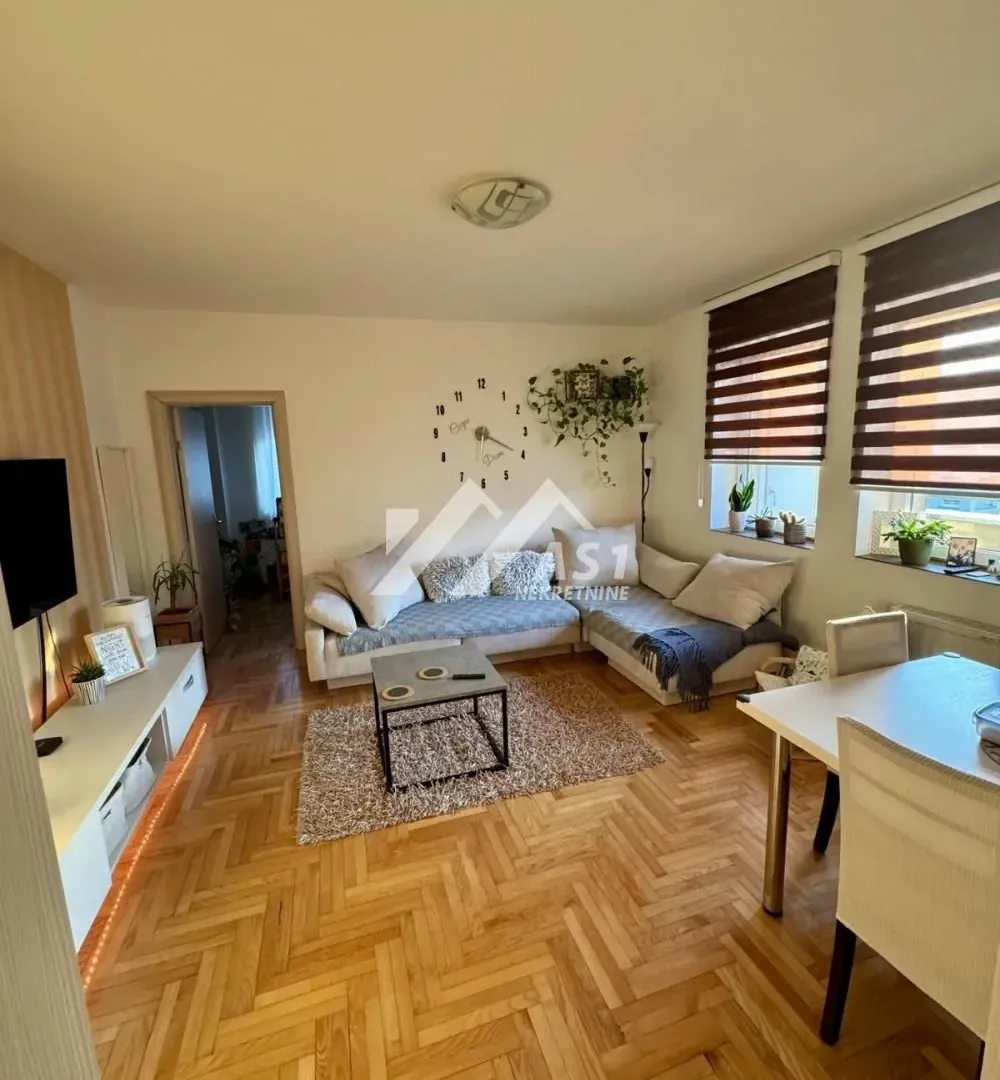 Izdavanje, dvosoban stan, 50m², Salajka, Novi Sad Sve Podlokacije