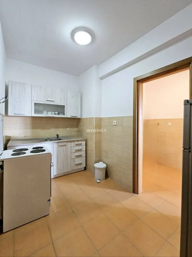 Rent, three bedroom apartment, 140m², Centar, Budva