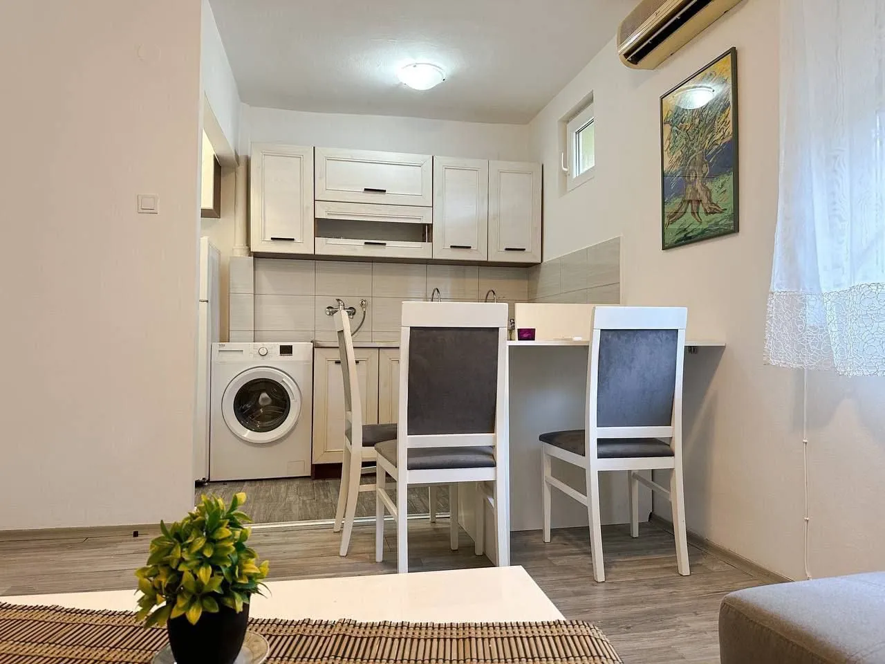 Rent, one bedroom apartment, 37m², Centar, Budva