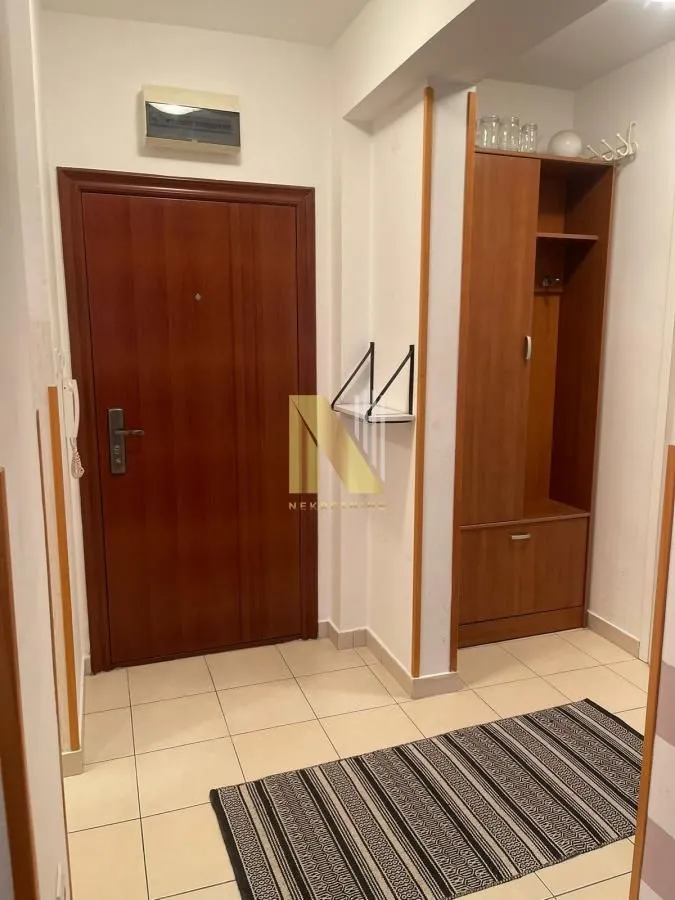 Izdavanje, jednosoban stan, 37m², Socijalno, Novi Sad Sve Podlokacije