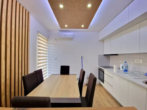 Izdavanje, dvosoban stan, 70m², Bečići, Budva - image 5