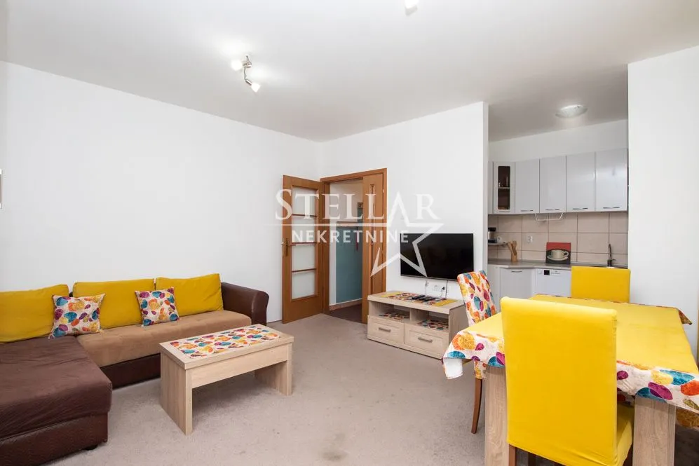 Izdavanje, dvosoban stan, 63m², Blok 9, Podgorica