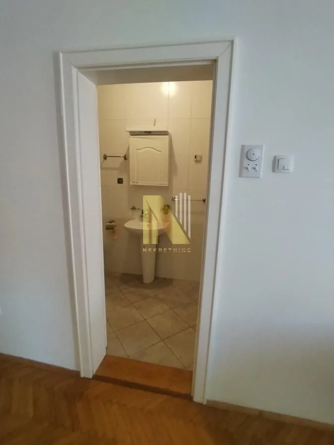 Prodaja, četvorosoban stan, 120m², Centar, Novi Sad