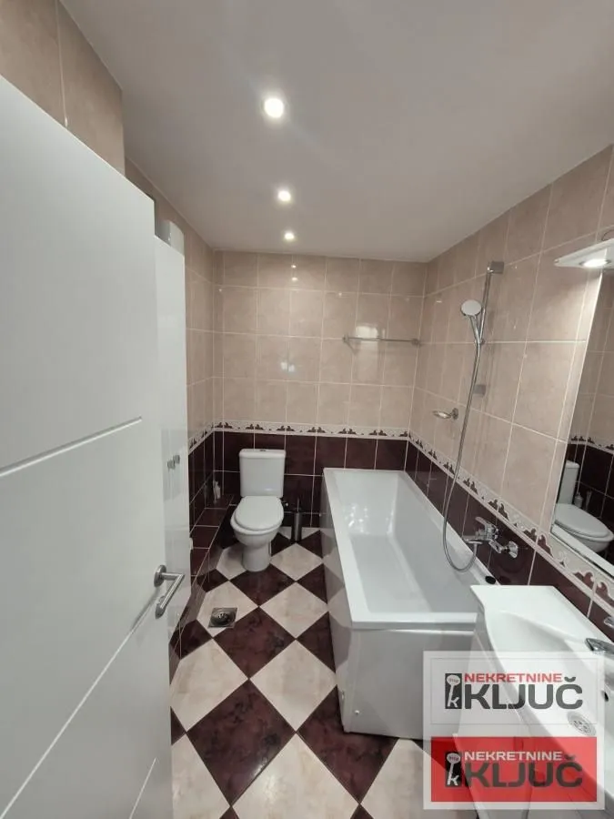 Prodaja, četvorosoban stan, 103m², Liman 2, Novi Sad Sve Podlokacije