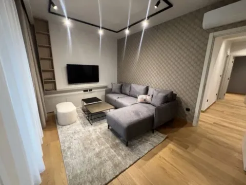 Izdavanje, trosoban stan, 85m2, Vezirov Most, Podgorica