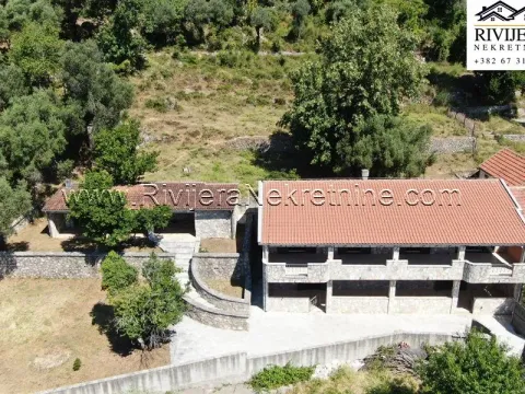 Prodaja, kuća, 219m², Đenovići, Herceg Novi - image 1