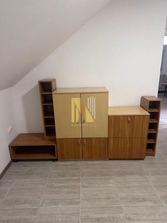 Izdavanje, trosoban stan, 65m², Veternik, Novi Sad Sve Podlokacije