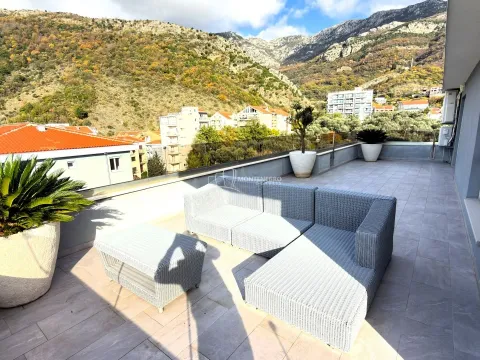 Prodaja, trosoban stan, 383m², Bečići, Budva - image 11