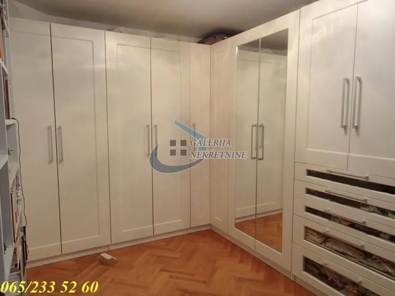 Sale, four bedroom apartment, 110m², Stari Grad, Beograd