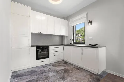 Rent, three bedroom apartment, 81m², Porto Montenegro, Tivat - image 4