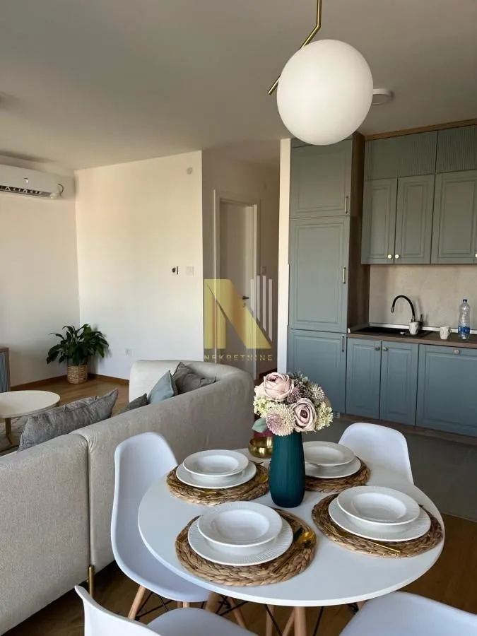 Izdavanje, trosoban stan, 71m², Socijalno, Novi Sad Sve Podlokacije