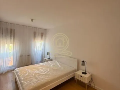 Izdavanje, četvorosoban stan, 81m², Južni Bulevar, Vračar Sve Podlokacije - image 15