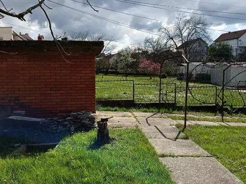 Sale, house, 300m², Sremčica, Beograd - image 13