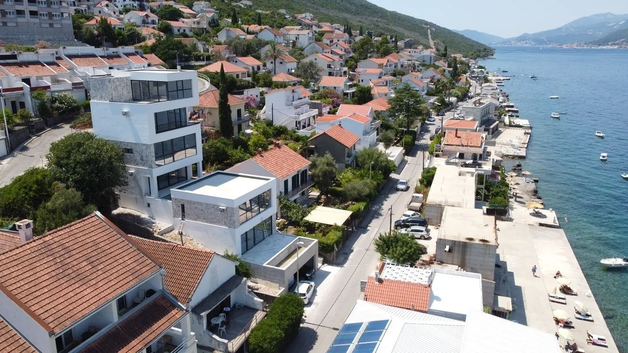 Sale, house, 200m², Krašići, Tivat