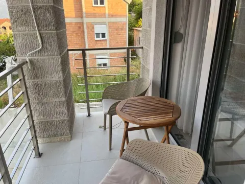 Izdavanje, dvosoban stan, 55m², Pod Kuk, Tivat - image 13