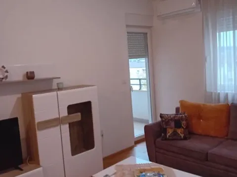 Rent, one bedroom apartment, 50m², Stari Aerodrom, Podgorica - image 1