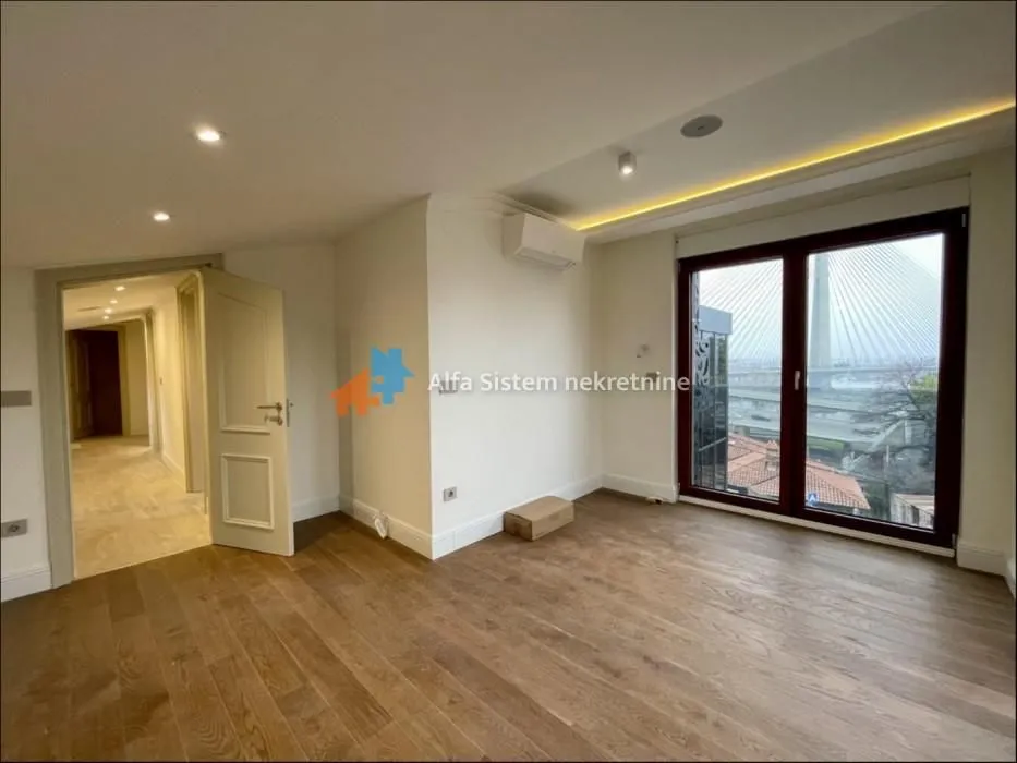 Izdavanje, četvorosoban stan, 174m², Savski Venac, Beograd